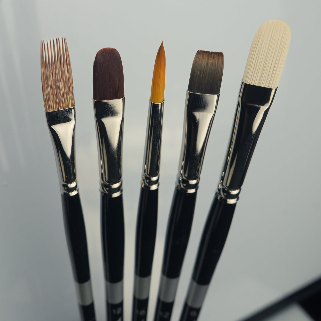 What Makes a High-Quality Synthetic Paint Brush?
